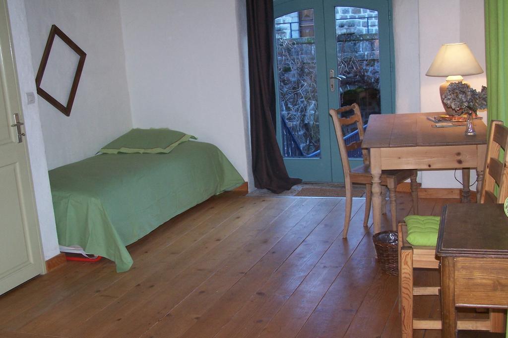 Salomony Chambre D'Hotes Marcols-les-Eaux Kültér fotó