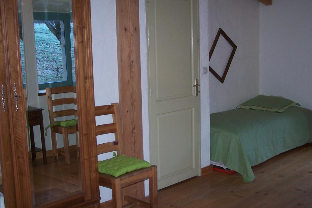 Salomony Chambre D'Hotes Marcols-les-Eaux Kültér fotó