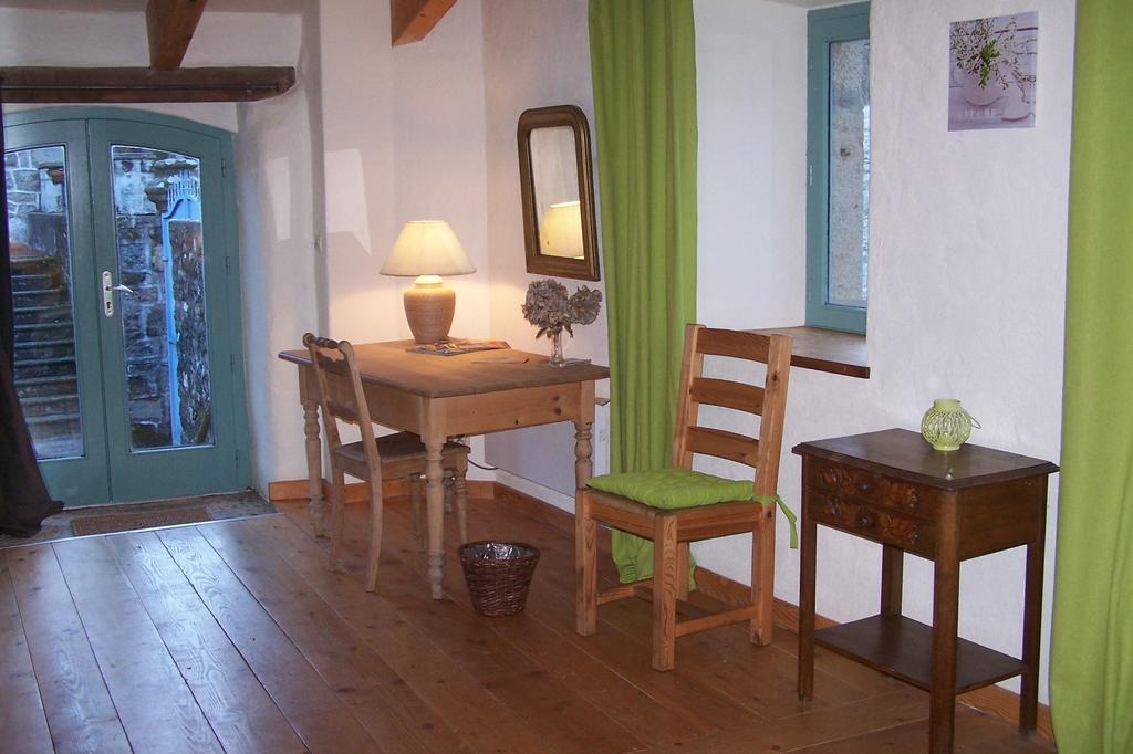 Salomony Chambre D'Hotes Marcols-les-Eaux Szoba fotó